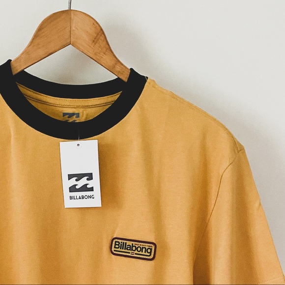 Billabong Tops - Billabong Graphic Crop Top